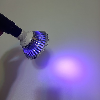 چراغ قوه UV با طول موج 400-390 مدل شارژی اندرویدی 21 وات